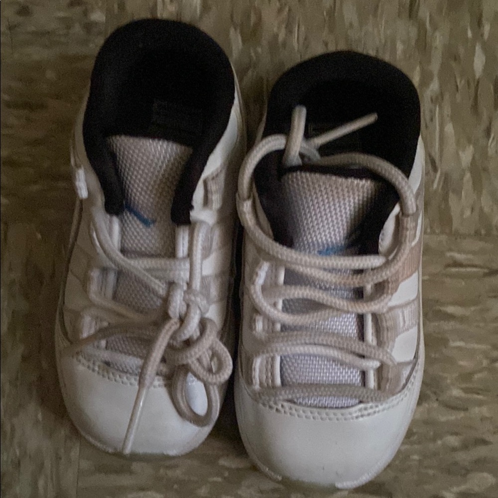 Kids White Sneakers retro jordan’s 11s low cut size 7c baby.
